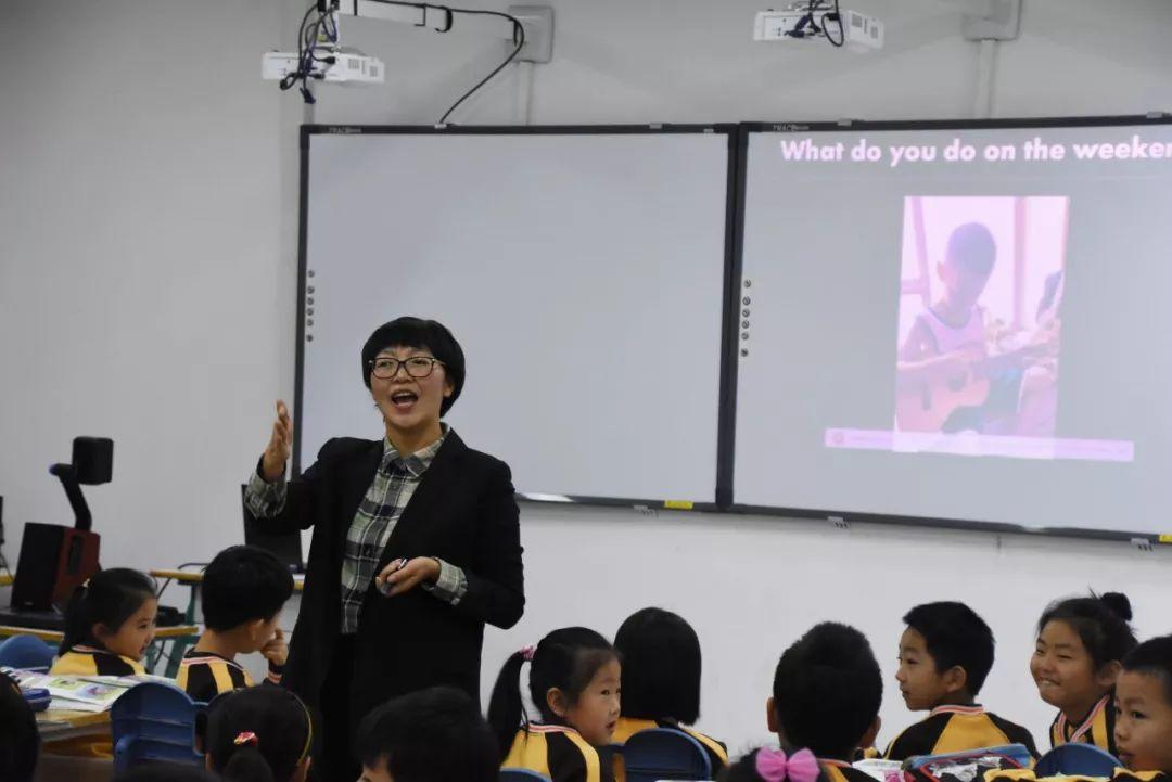 引领促成长，交流助提高——丰台区英语教研员孔燕君老师来校指导英语教学